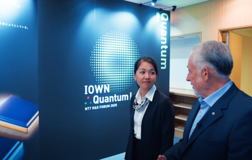 Ayaka Kohara and Vito Mabrucco, from NTT, Inc., talking about quantum computing